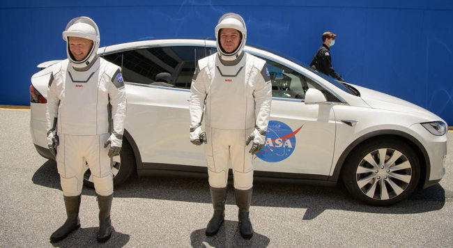 SpaceX space suits